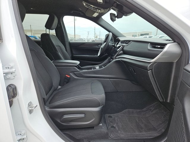 2024 Jeep Grand Cherokee Laredo A