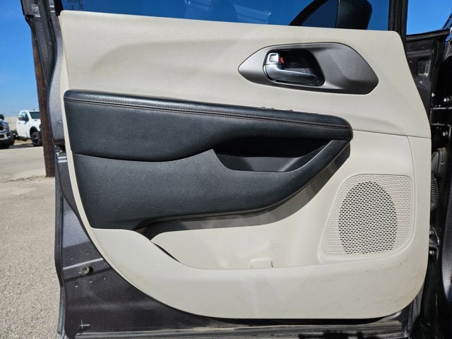 2020 Chrysler Pacifica Touring