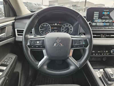 2024 Mitsubishi Outlander SE