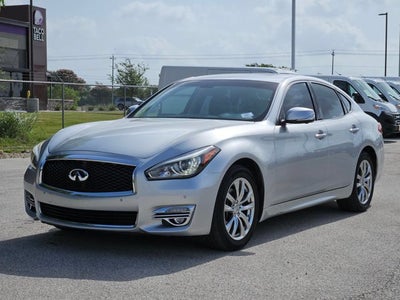 2018 INFINITI Q70 3.7 LUXE