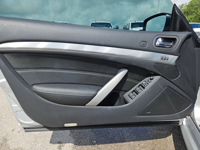 2014 INFINITI Q60 Convertible 2dr