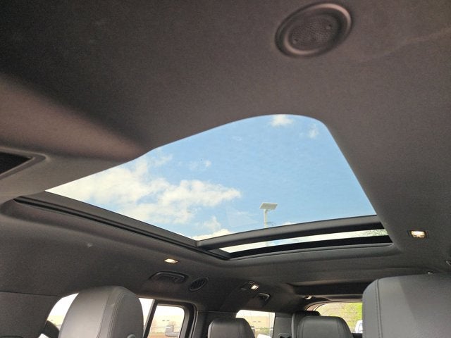 2024 Land Rover Defender X-Dynamic SE