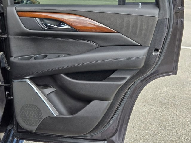 2018 Cadillac Escalade Luxury