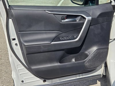 2022 Toyota RAV4 XLE FWD