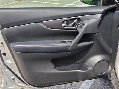 2016 Nissan Rogue FWD 4dr S
