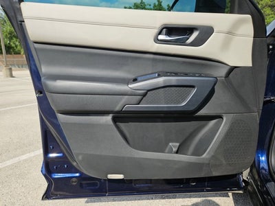 2022 Nissan Pathfinder SL