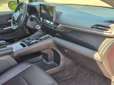 2025 Toyota Sienna XSE FWD 7-Passenger
