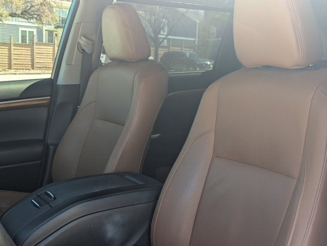 2018 Toyota Highlander Base