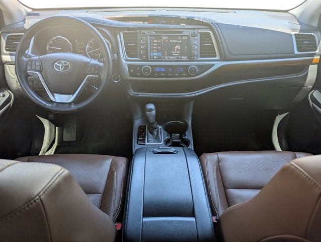 2018 Toyota Highlander Base