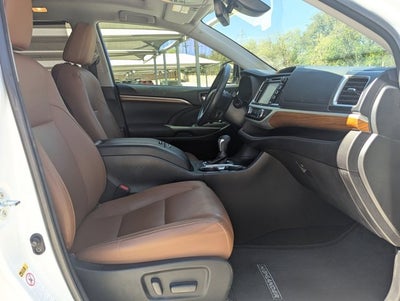 2018 Toyota Highlander Base