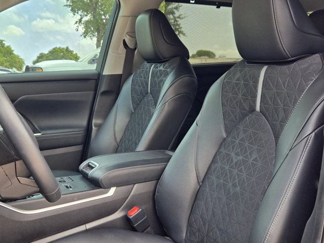 2024 Toyota Highlander Base