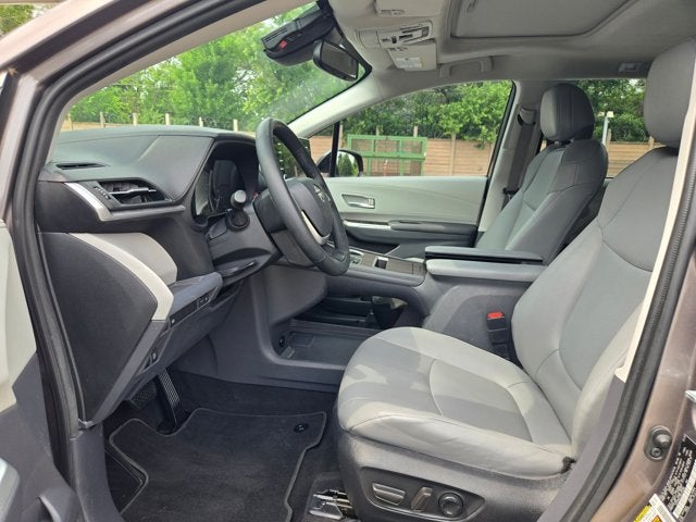 2022 Toyota Sienna XLE FWD 7-Passenger