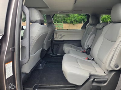2022 Toyota Sienna XLE FWD 7-Passenger