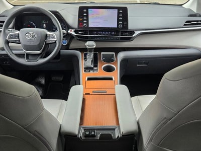 2022 Toyota Sienna XLE FWD 7-Passenger