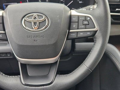 2022 Toyota Sienna XLE FWD 7-Passenger
