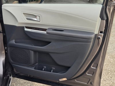 2022 Toyota Sienna XLE FWD 7-Passenger