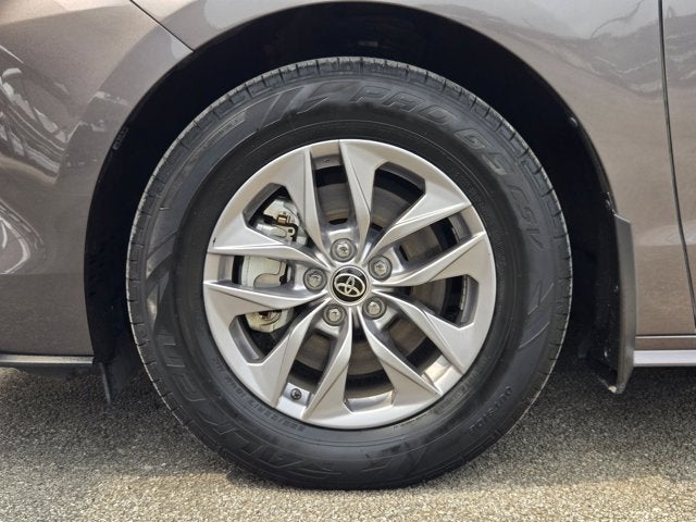 2022 Toyota Sienna XLE FWD 7-Passenger