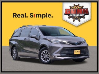 2022 Toyota Sienna XLE FWD 7-Passenger