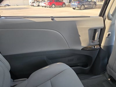 2020 Toyota Sienna Base
