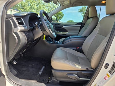 2019 Toyota Highlander LE I4 FWD