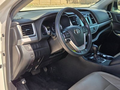 2019 Toyota Highlander LE I4 FWD