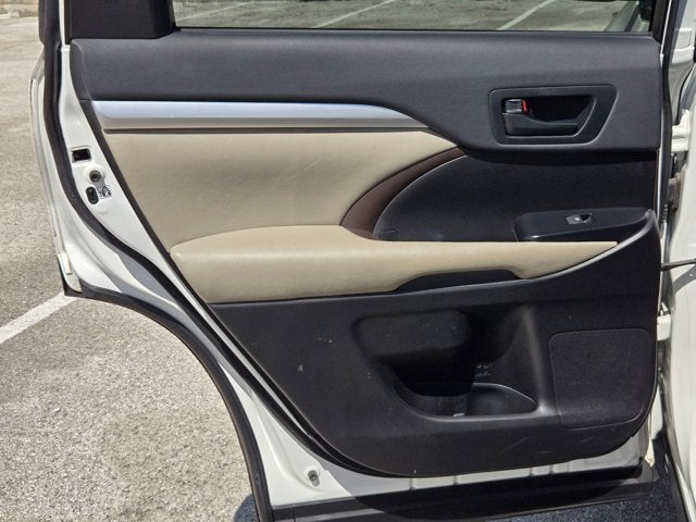 2019 Toyota Highlander LE I4 FWD