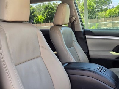 2019 Toyota Highlander LE I4 FWD