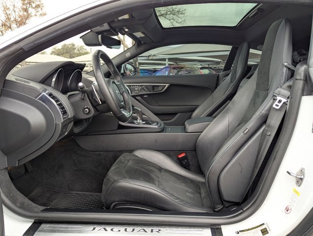 2019 Jaguar F-TYPE P300