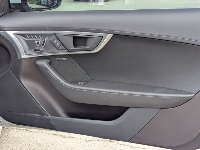 2019 Jaguar F-TYPE P300