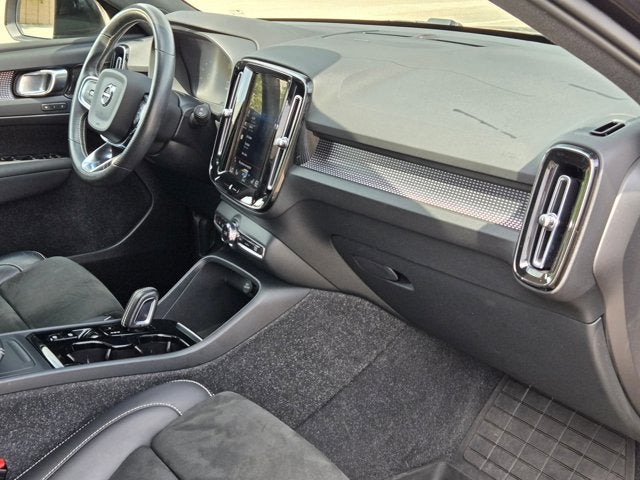 2021 Volvo XC40 T5 AWD R-Design
