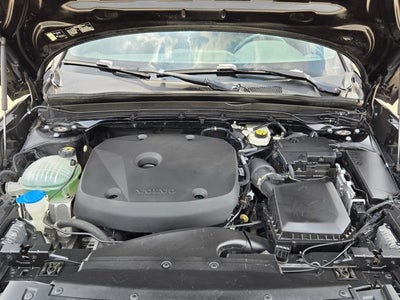 2021 Volvo XC40 T5 AWD R-Design