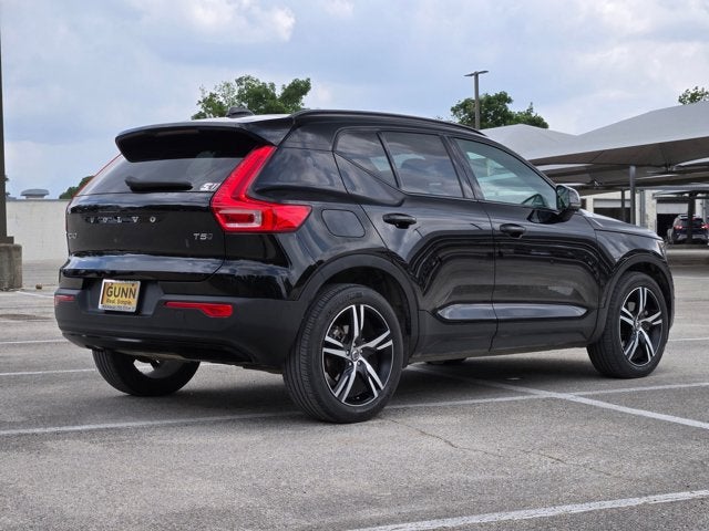 2021 Volvo XC40 T5 AWD R-Design