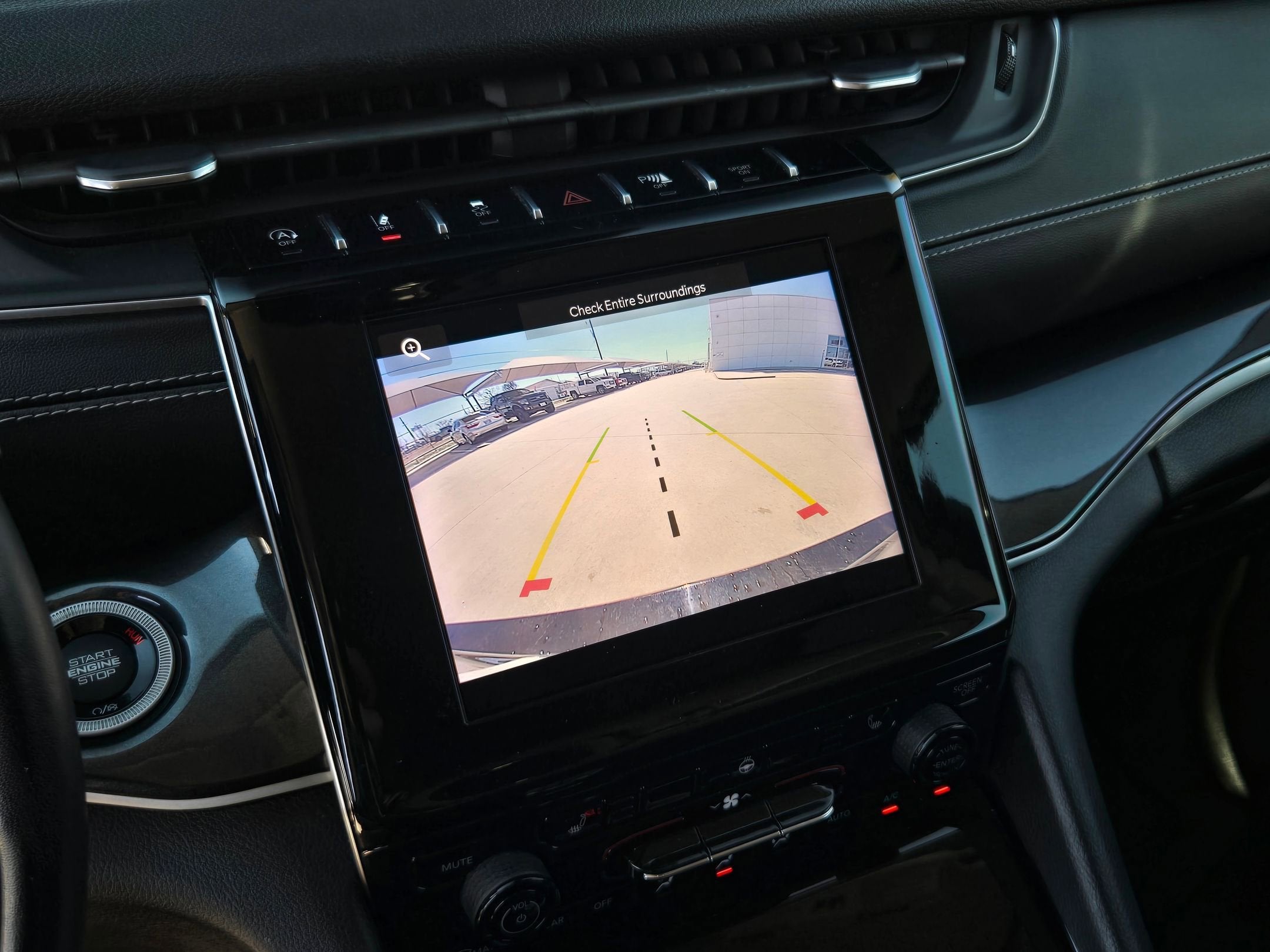 2022 Jeep GRAND CHEROKEE L LAREDO