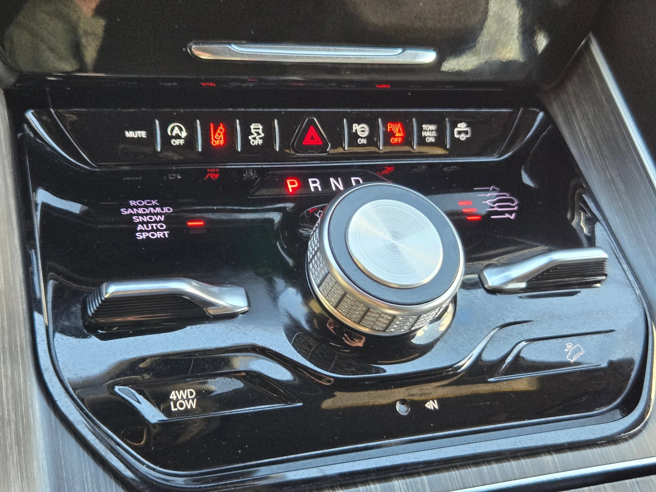 2023 Jeep WAGONEER SERIES 3