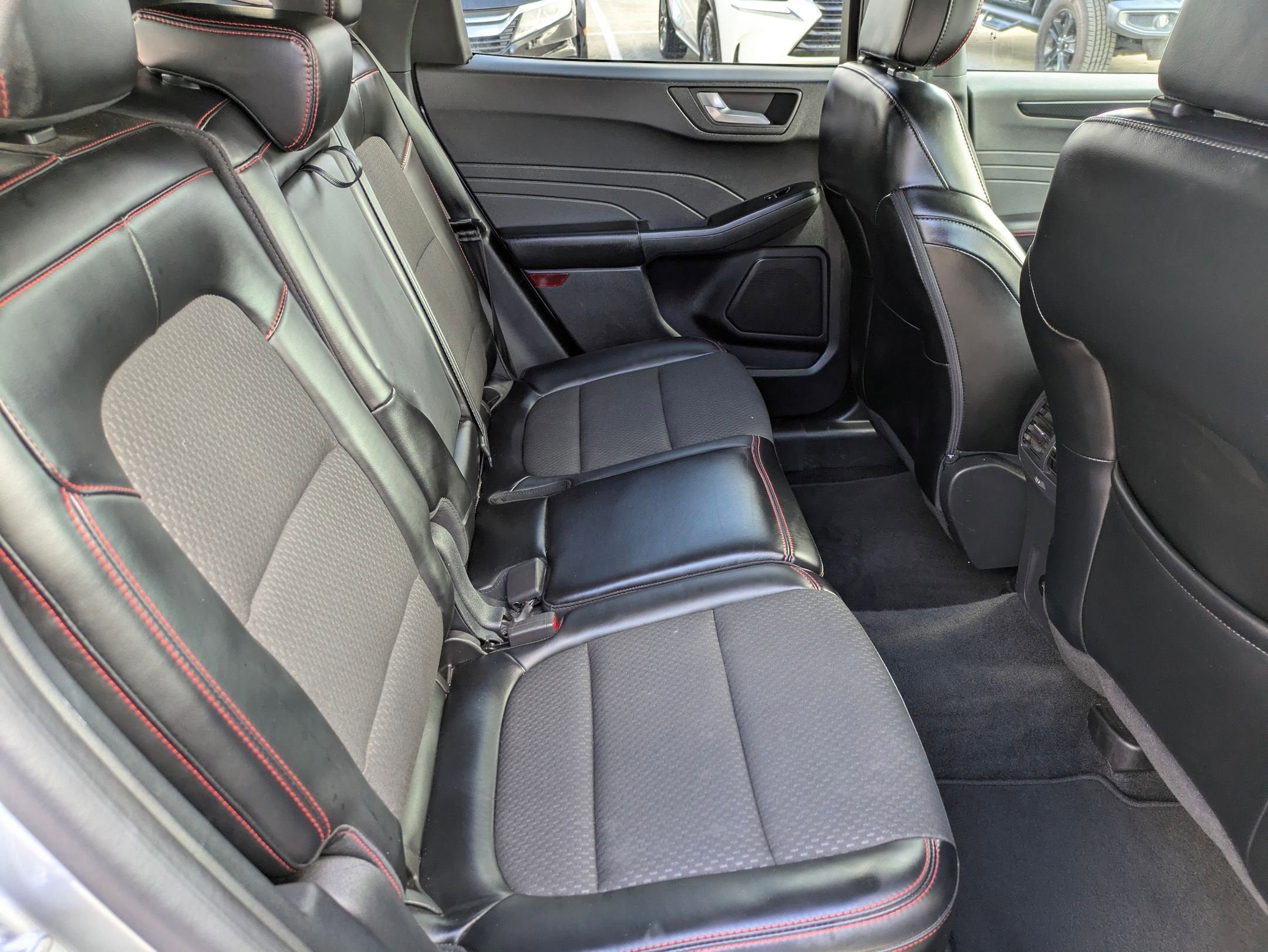 2024 Ford ESCAPE ST-LINE FWD