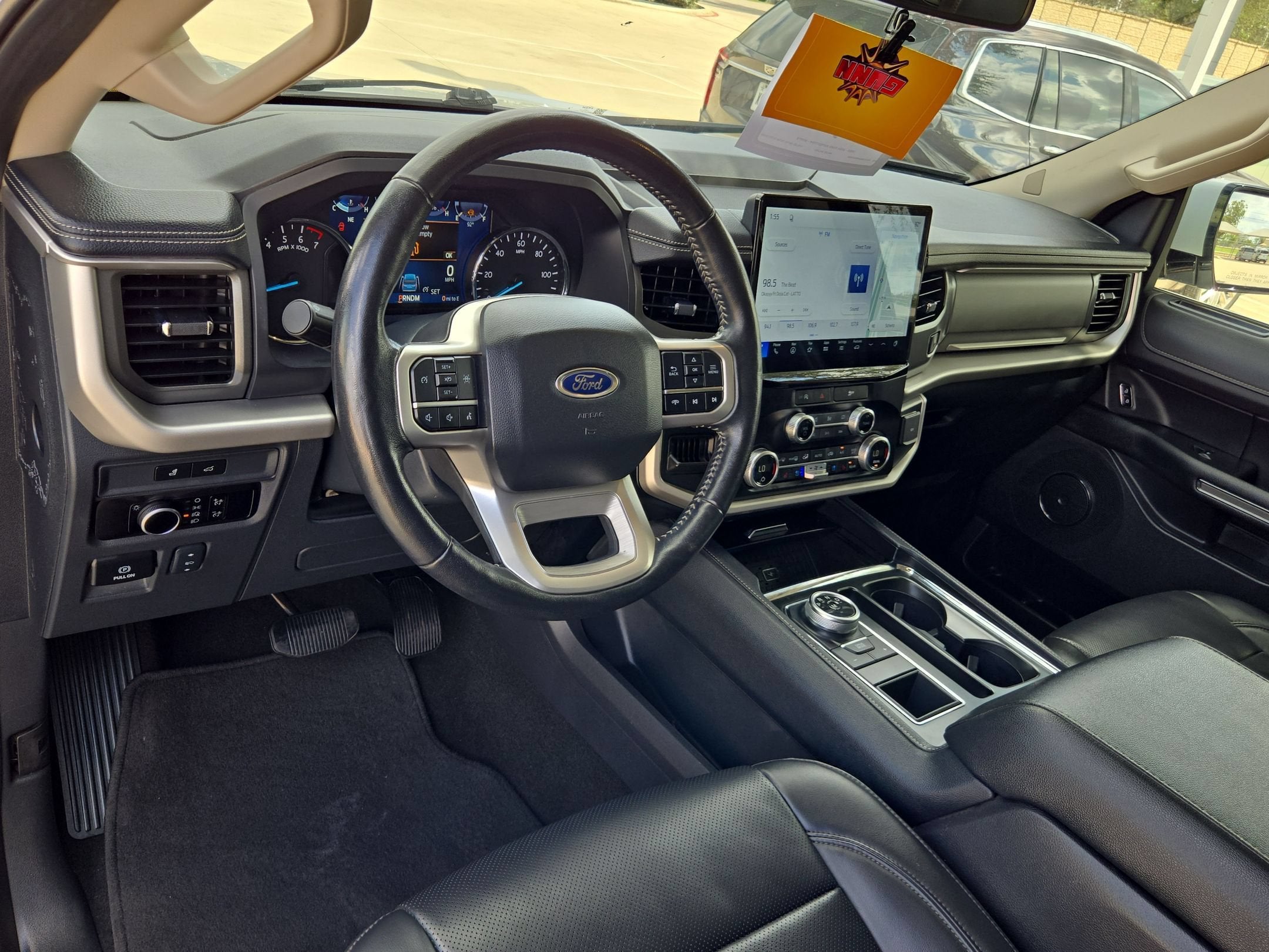 2024 Ford EXPEDITION XLT
