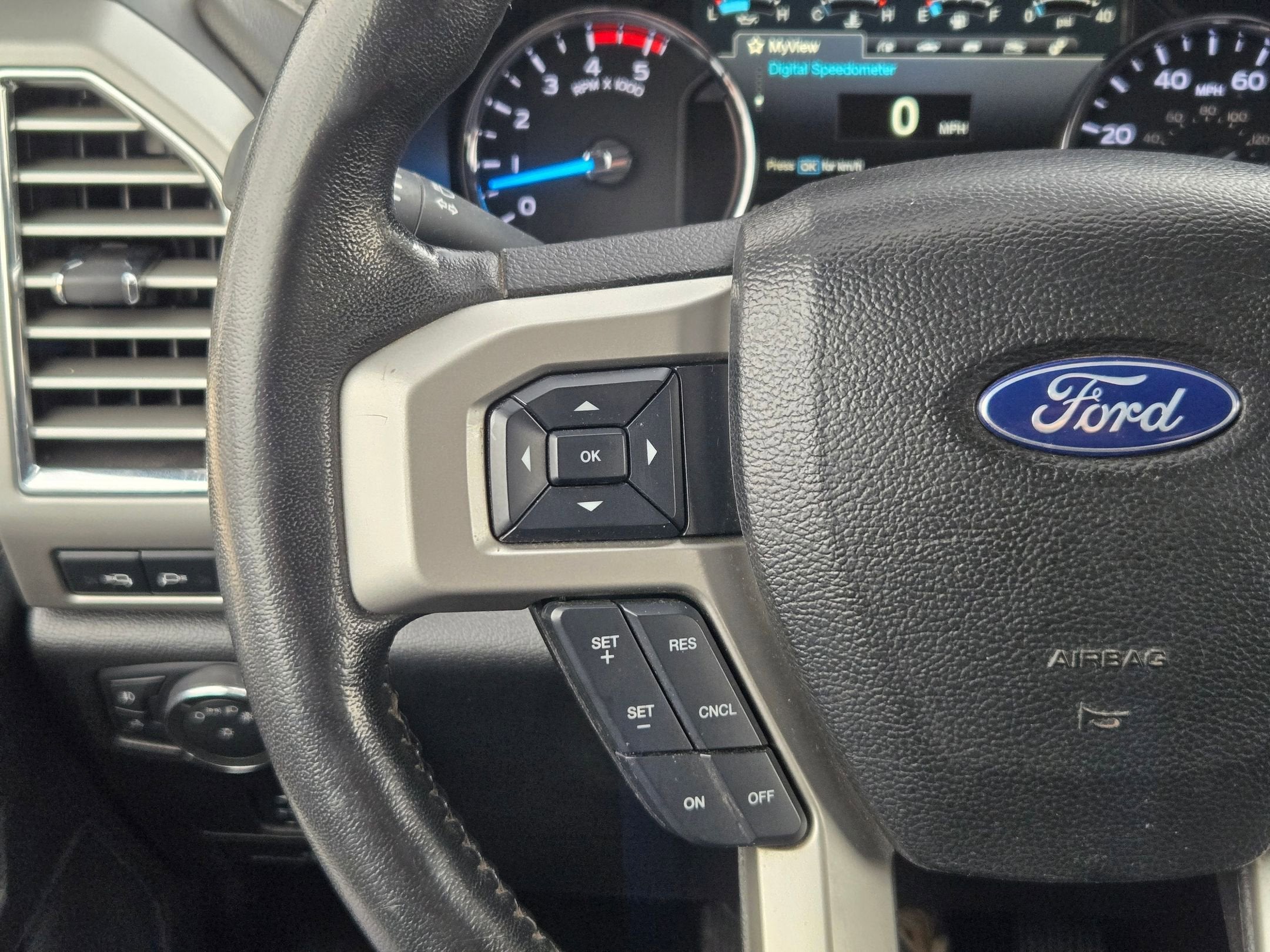 2017 Ford SUPER DUTY F-350 SRW LARIAT SRW