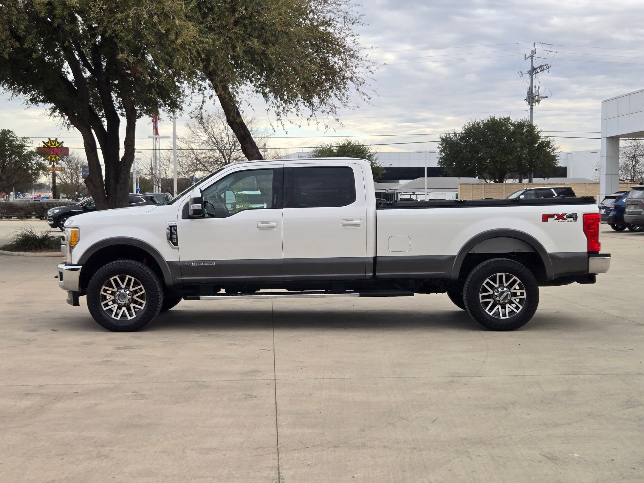 2017 Ford SUPER DUTY F-350 SRW LARIAT SRW