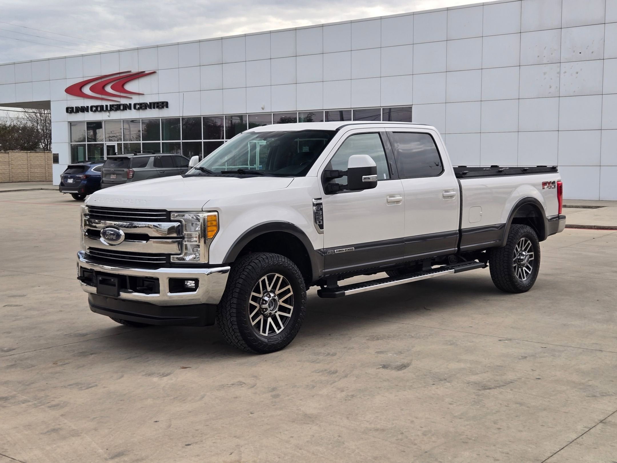 2017 Ford SUPER DUTY F-350 SRW LARIAT SRW