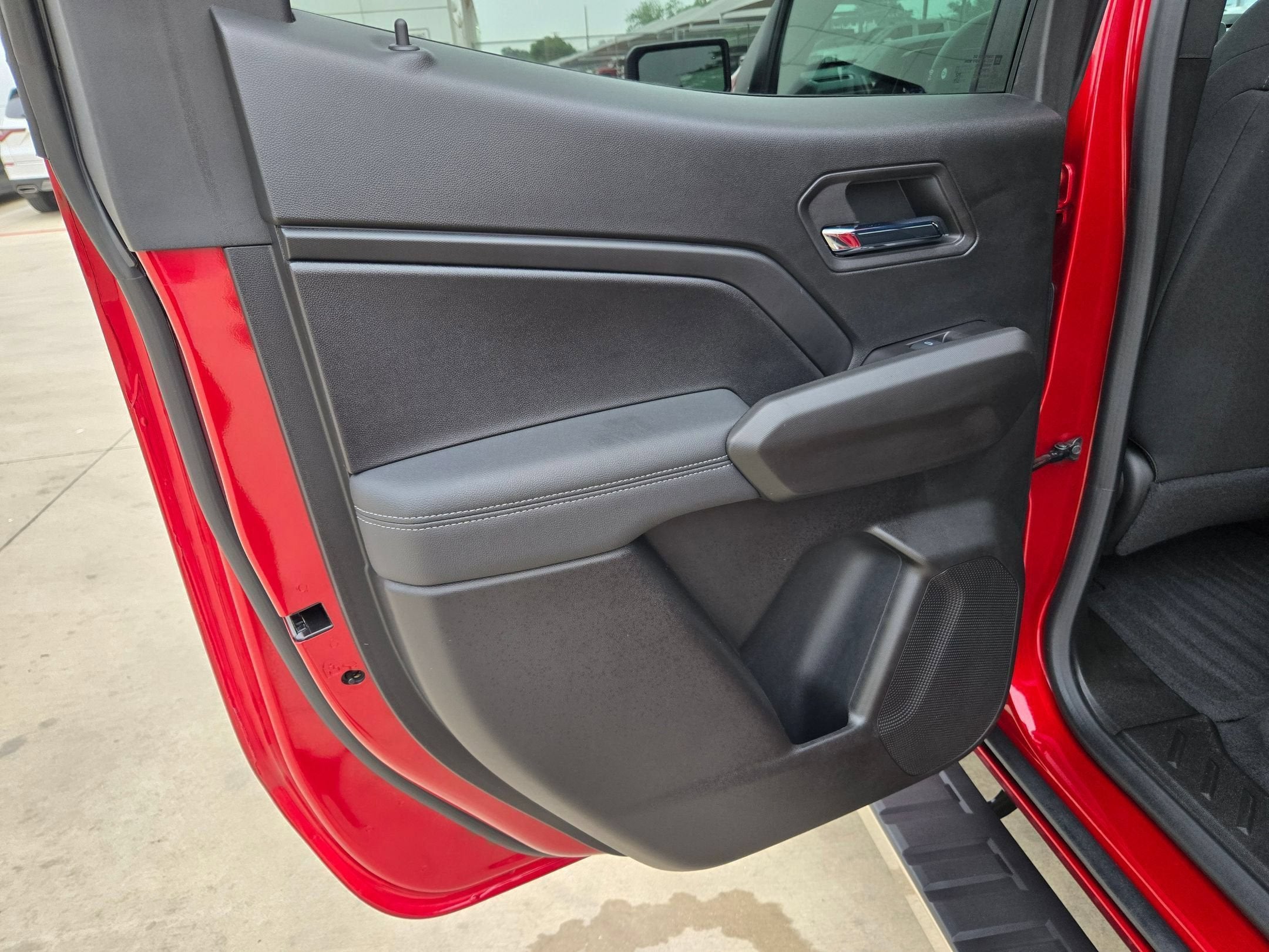 2024 Chevrolet COLORADO LT
