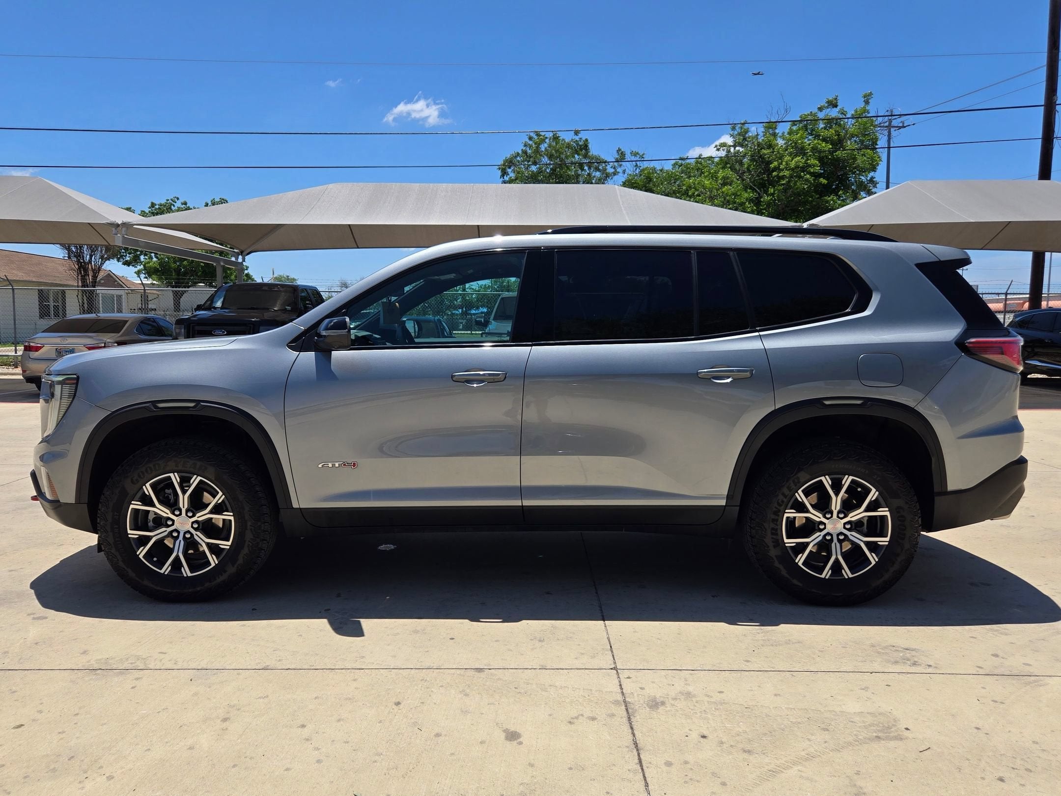 2024 GMC ACADIA AWD AT4