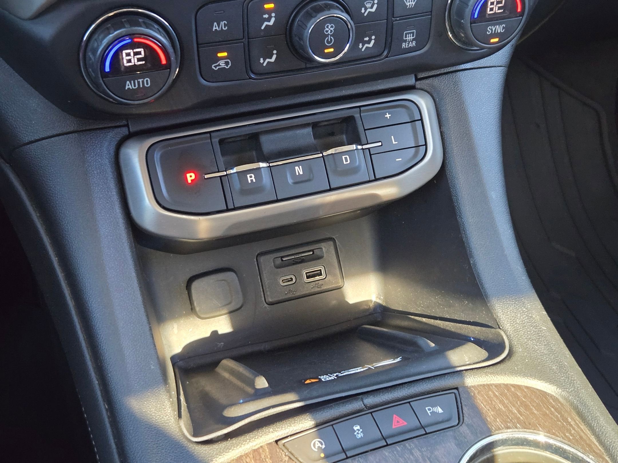 2021 GMC ACADIA DENALI