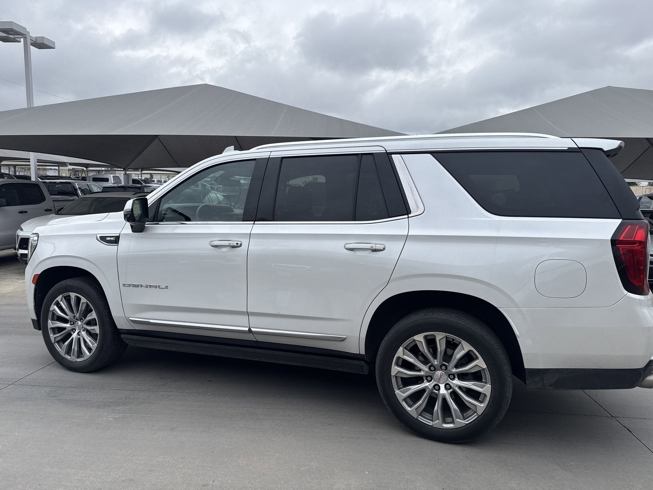 2022 GMC YUKON DENALI