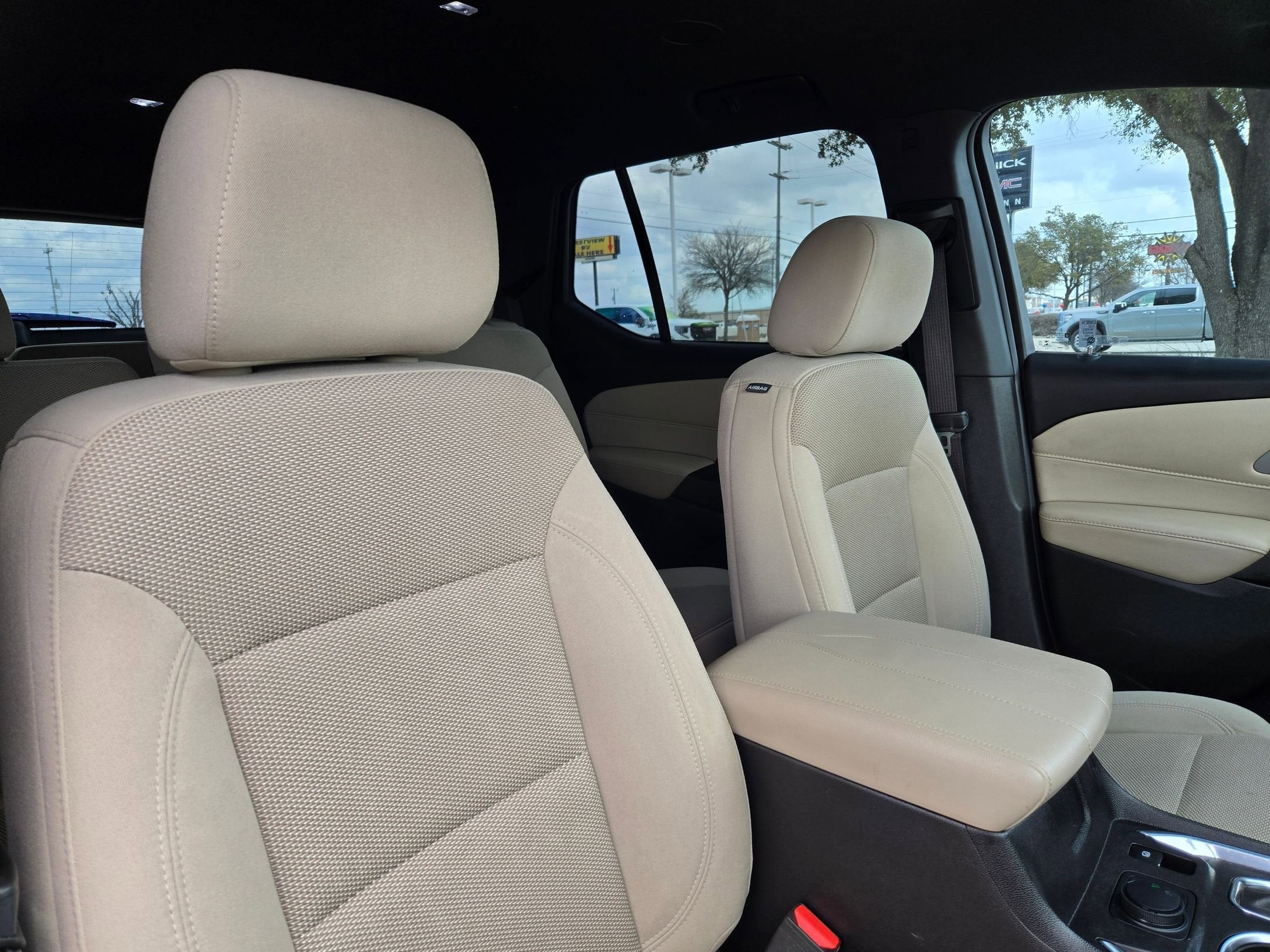 2022 Chevrolet TRAVERSE LS