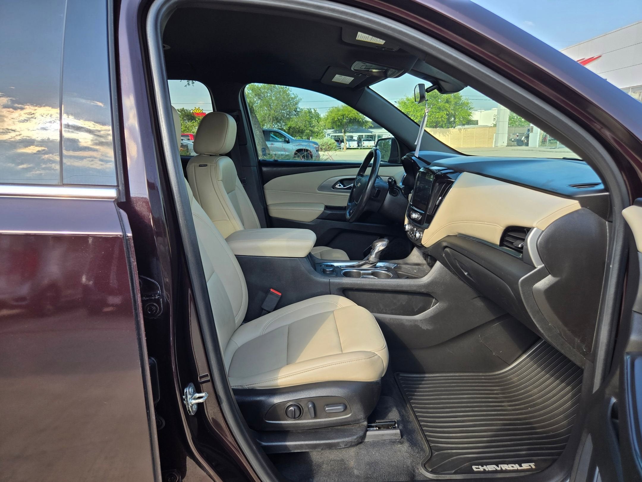 2022 Chevrolet TRAVERSE LT