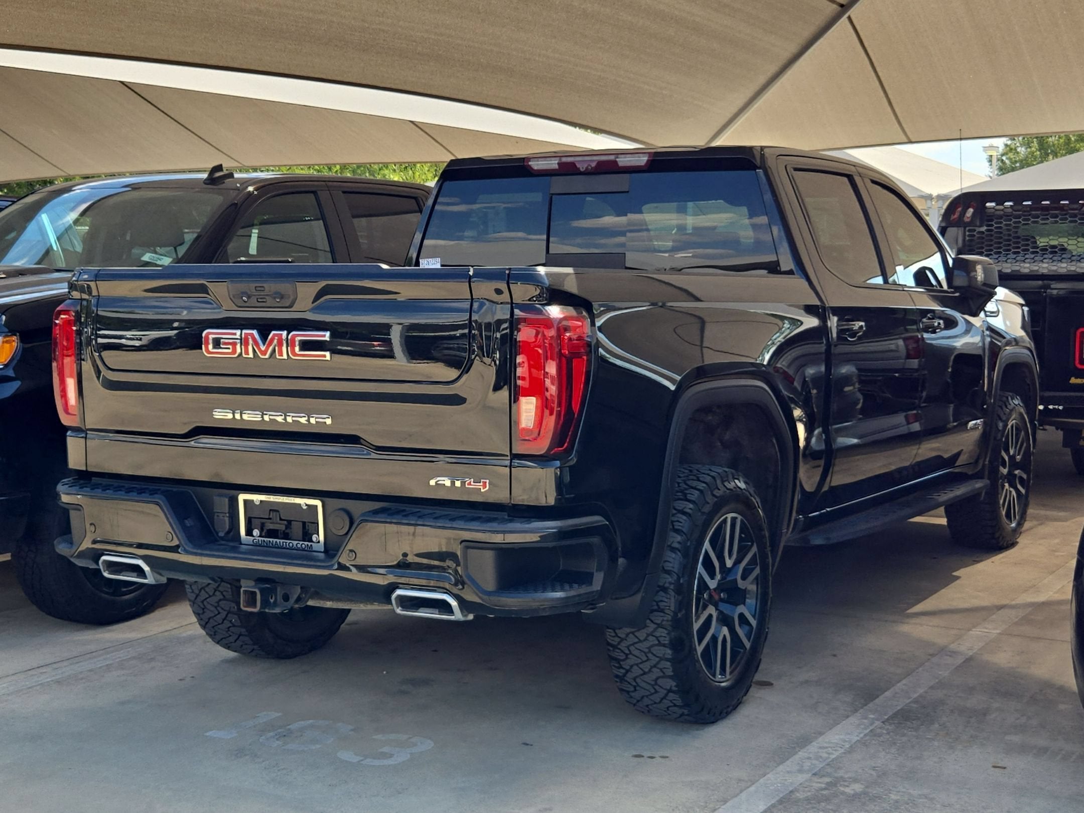 2023 GMC SIERRA 1500 AT4