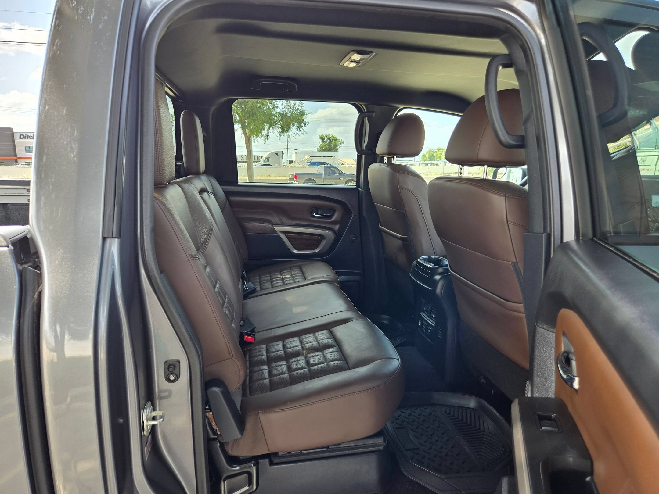 2023 Nissan TITAN PLATINUM RESERVE