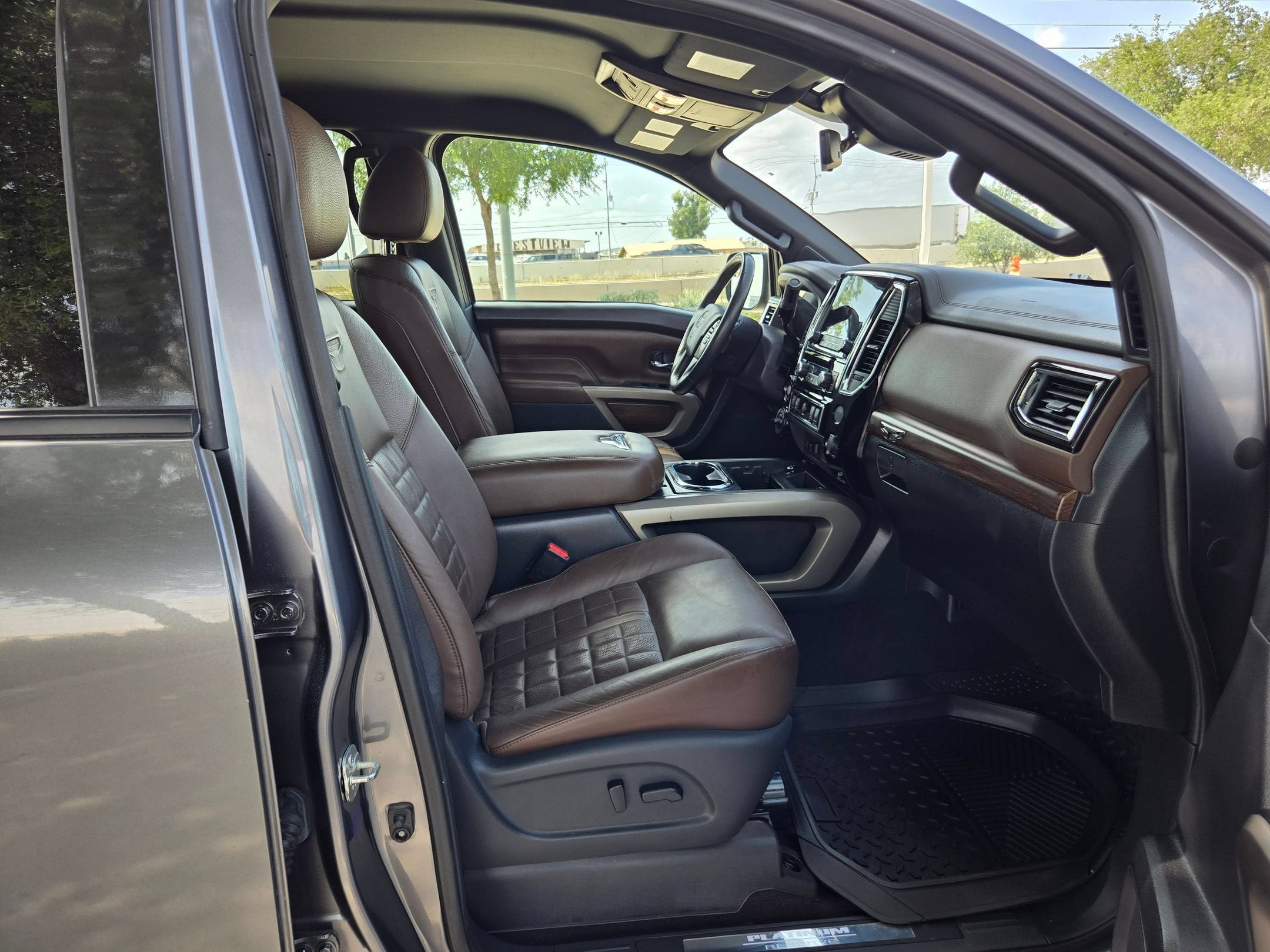 2023 Nissan TITAN PLATINUM RESERVE