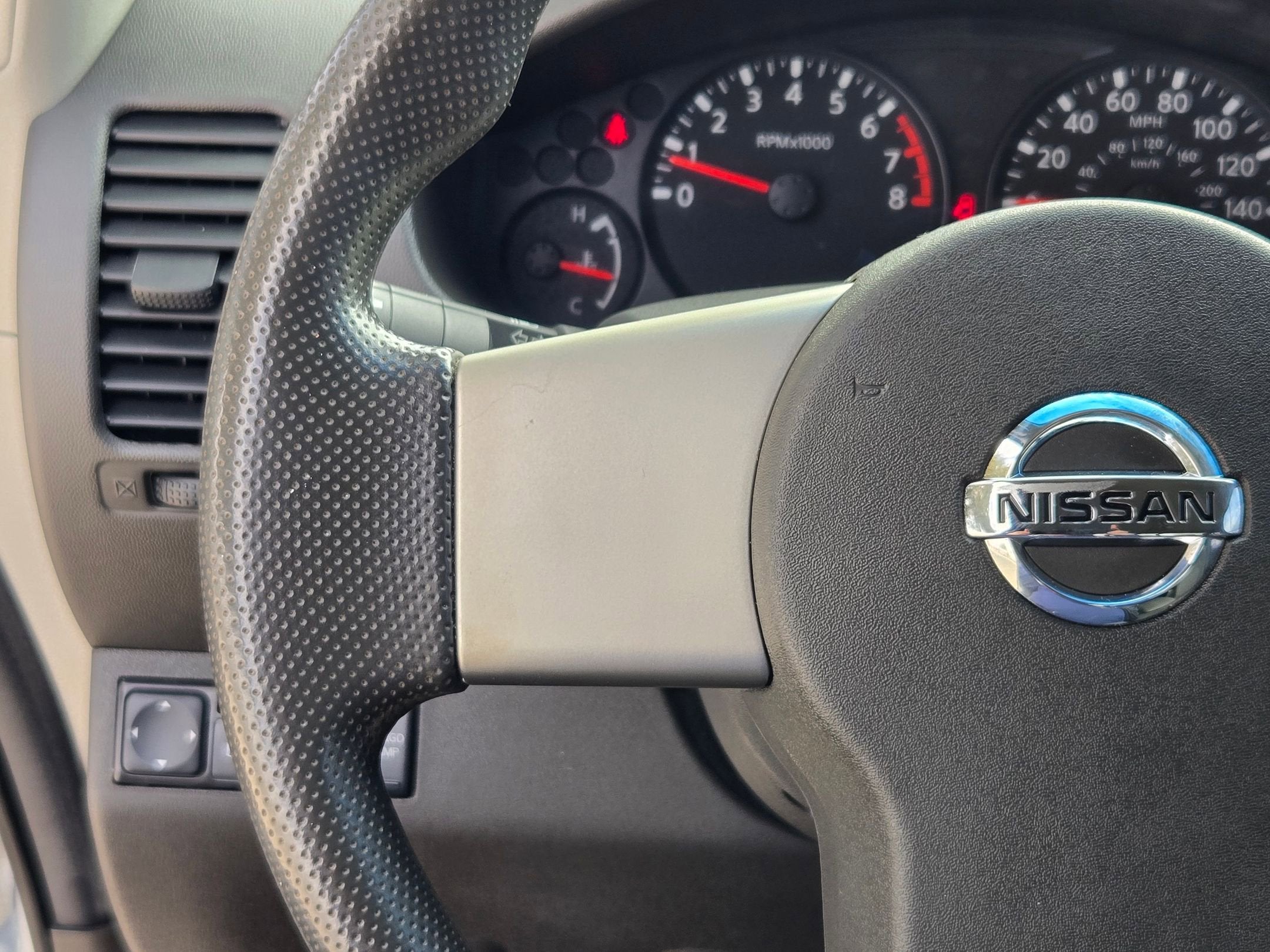 2009 Nissan FRONTIER SE