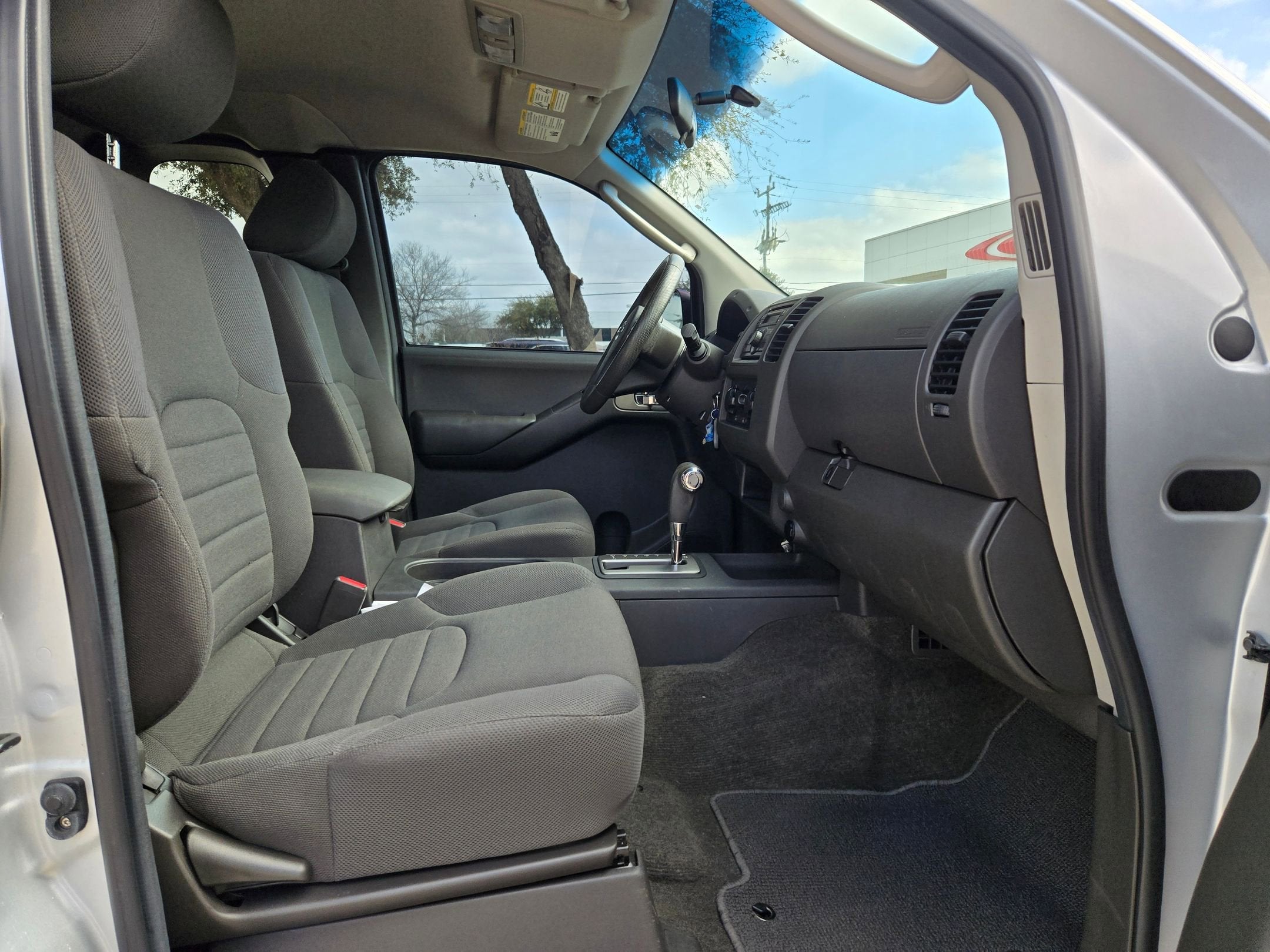 2009 Nissan FRONTIER SE